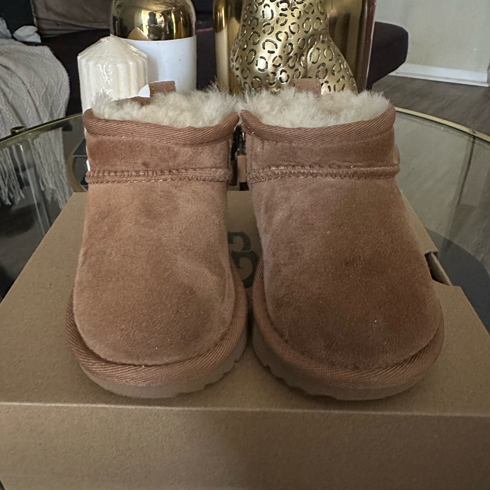 UGG Classic Ultra Mini Boot/ Chestnut